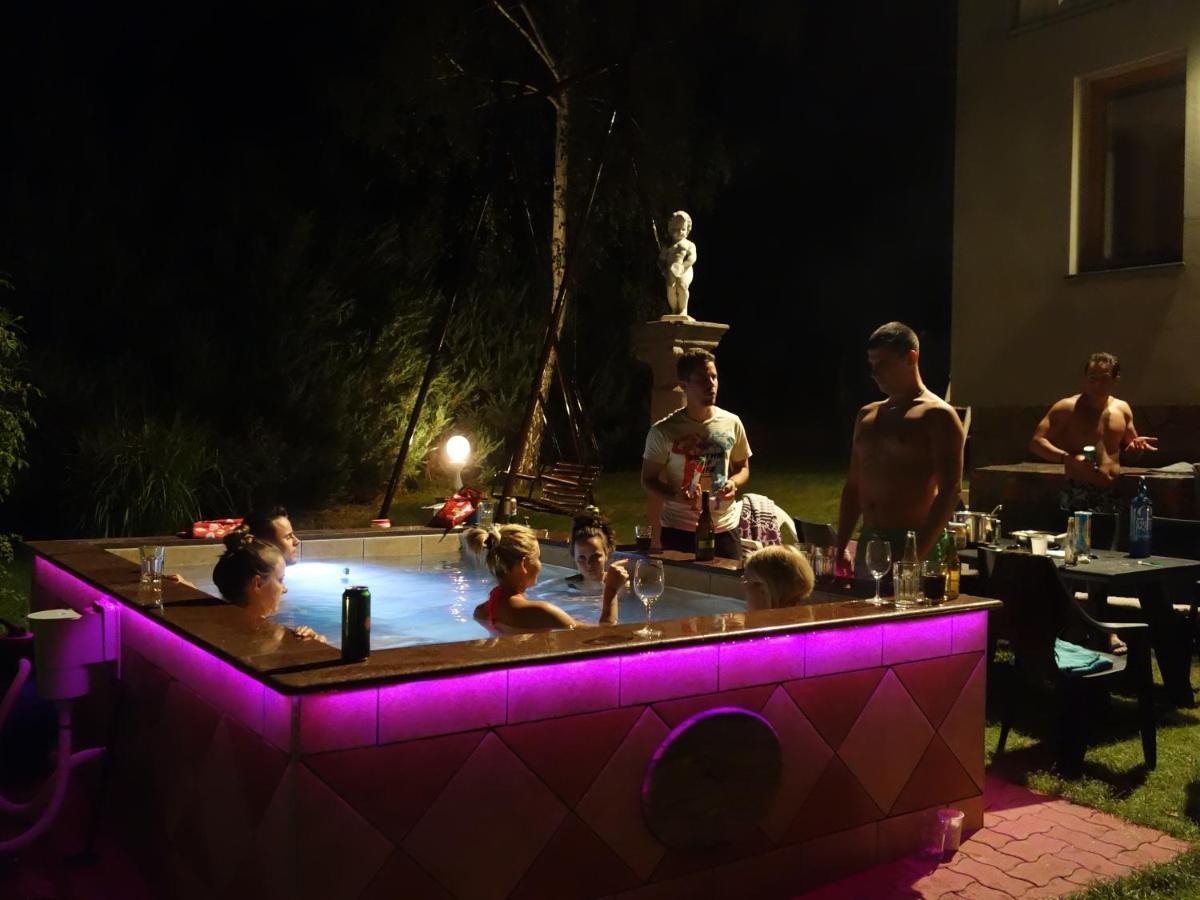 Villa Pilis Hills View Deluxe House With Pool & Ac Near Bp Pilisszentivan Esterno foto